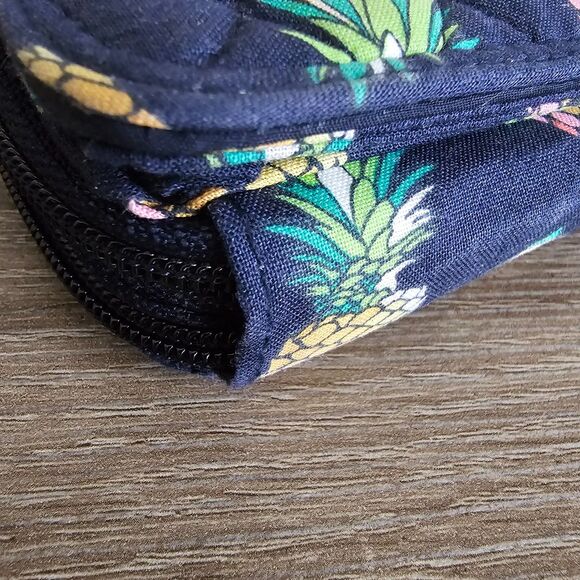Vera Bradley Quilted Wallet Clutch Pineapple Print Navy Blue Wristlet Phone - Picture 8 of 10